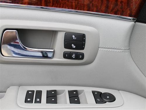 Cadillac SRX 2007 photo 2