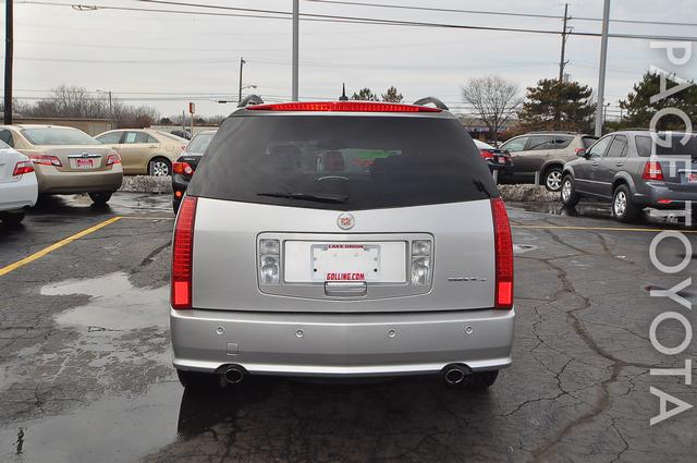 Cadillac SRX 2007 photo 2
