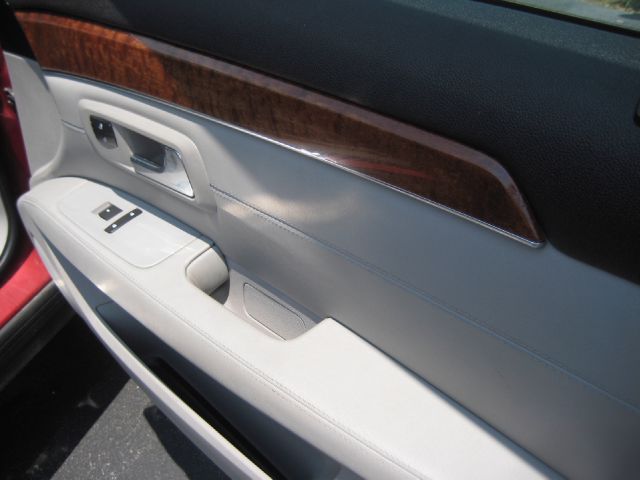 Cadillac SRX 2008 photo 2