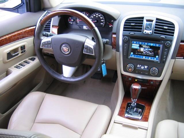 Cadillac SRX 2009 photo 3