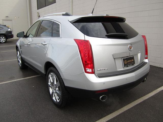 Cadillac SRX 2010 photo 1