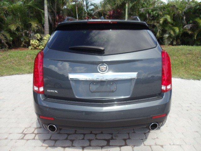 Cadillac SRX 2010 photo 2