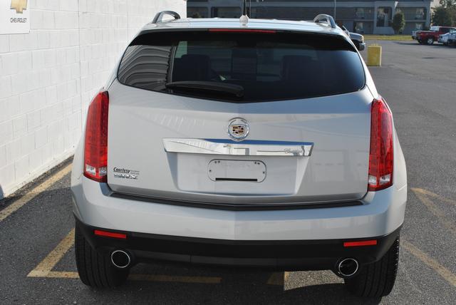 Cadillac SRX 2010 photo 3