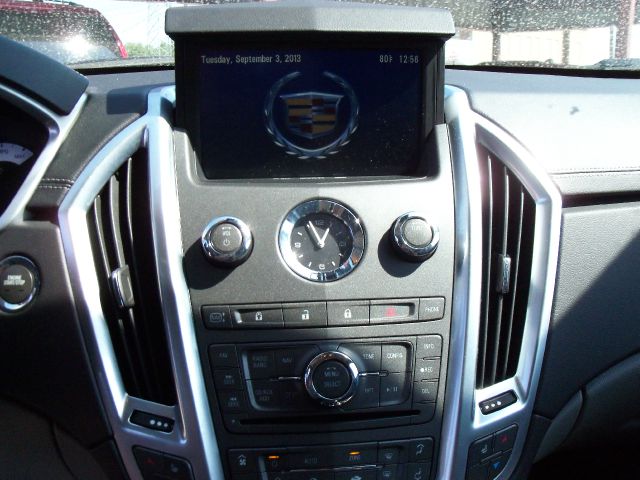 Cadillac SRX 2010 photo 2