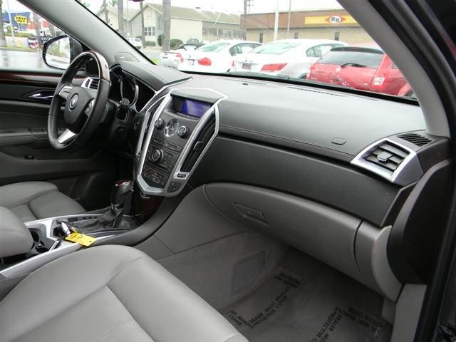Cadillac SRX 2011 photo 1