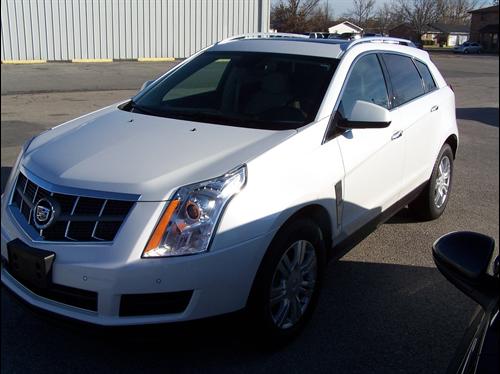 Cadillac SRX 2011 photo 2