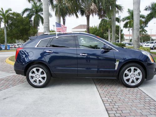 Cadillac SRX 2011 photo 1