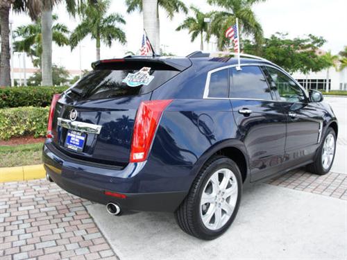 Cadillac SRX 2011 photo 2