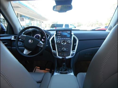 Cadillac SRX 2011 photo 2