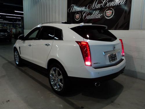 Cadillac SRX 2011 photo 2