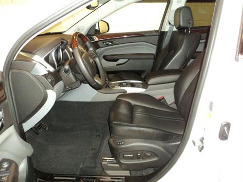 Cadillac SRX 2011 photo 3