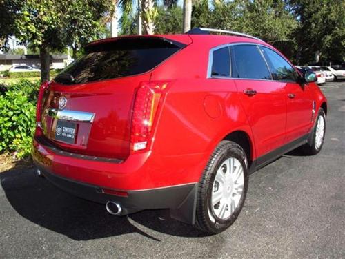 Cadillac SRX 2011 photo 2