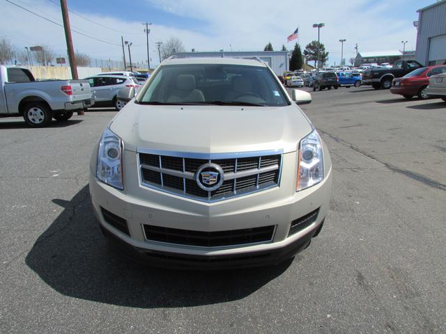 Cadillac SRX 2011 photo 2