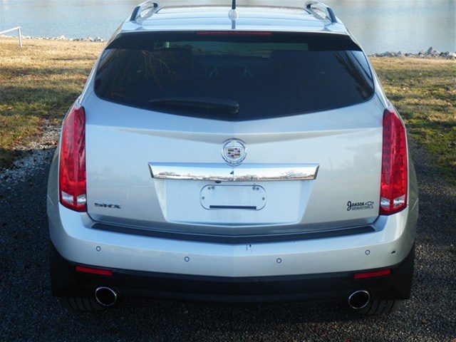 Cadillac SRX 2011 photo 1