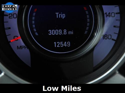 Cadillac SRX 2011 photo 2