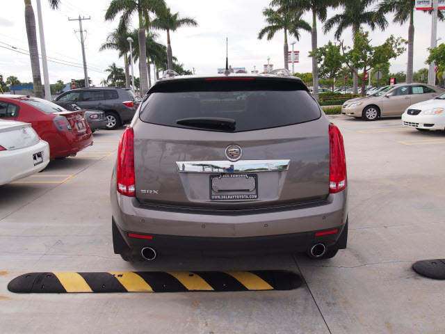 Cadillac SRX 2011 photo 3