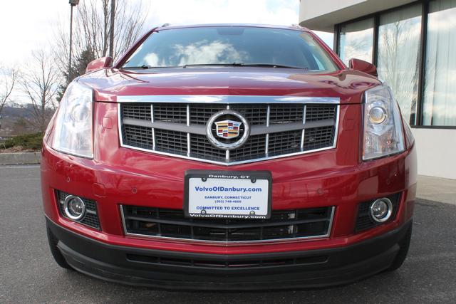Cadillac SRX 2011 photo 1