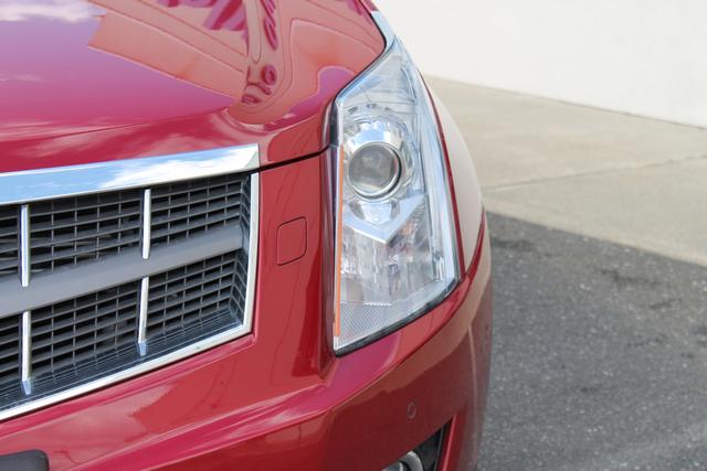 Cadillac SRX 2011 photo 3