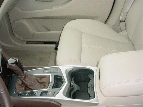Cadillac SRX 2011 photo 1