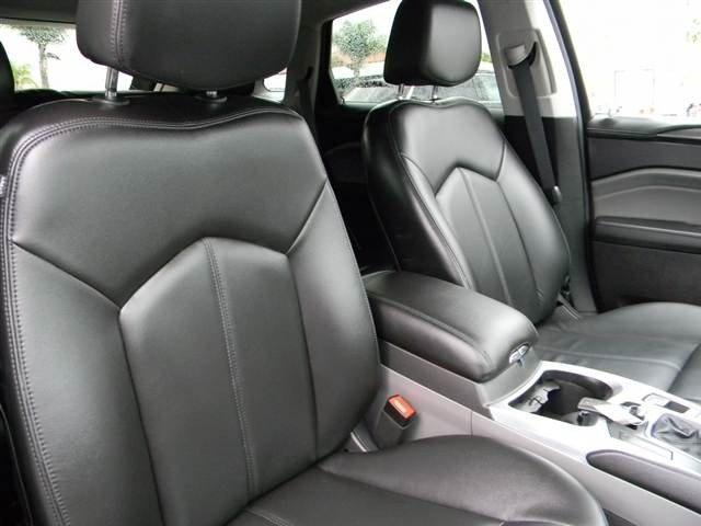 Cadillac SRX 2011 photo 1