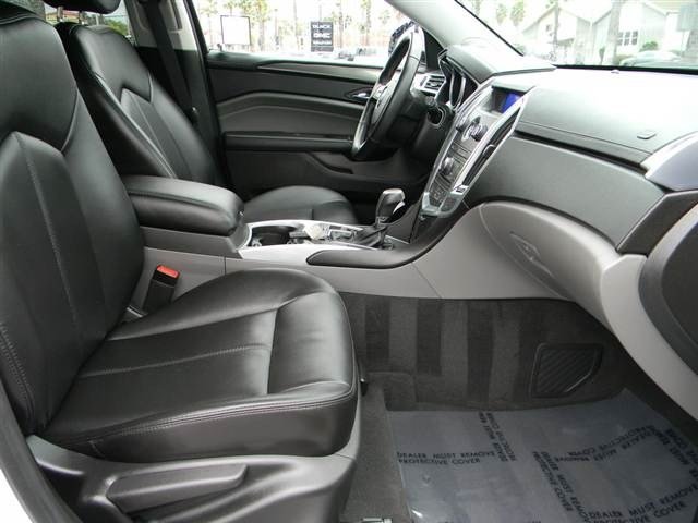 Cadillac SRX 2011 photo 3