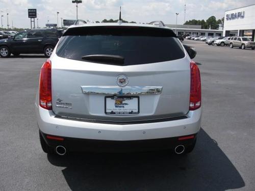 Cadillac SRX 2011 photo 2