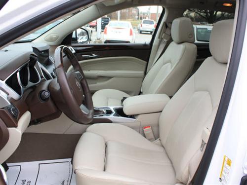 Cadillac SRX 2011 photo 2