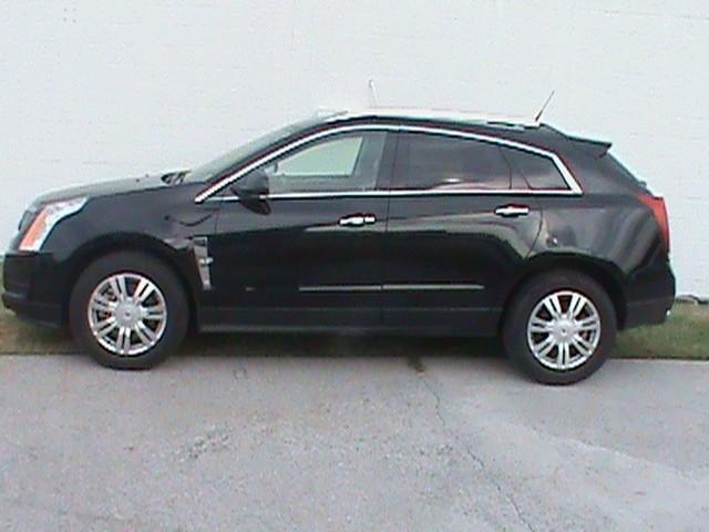 Cadillac SRX 2011 photo 2