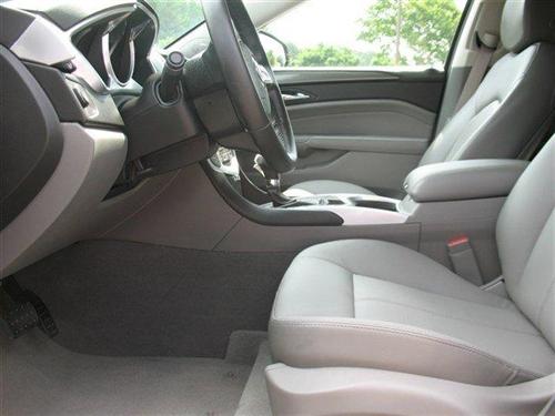 Cadillac SRX 2011 photo 3