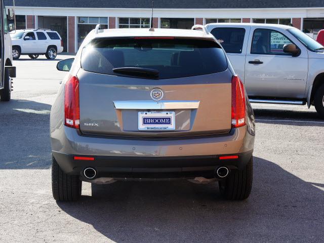 Cadillac SRX 2011 photo 2