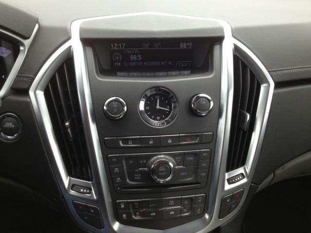 Cadillac SRX 2012 photo 12