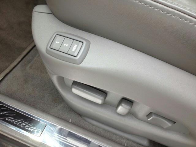 Cadillac SRX 2012 photo 19