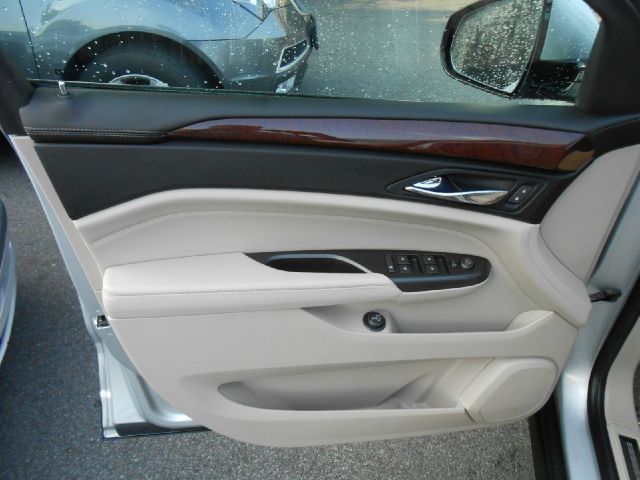 Cadillac SRX 2012 photo 13