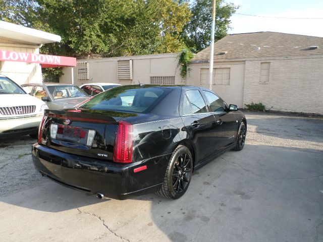 Cadillac STS-V 2006 photo 2