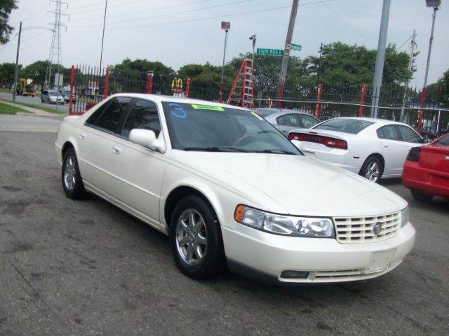 Cadillac STS 2002 photo 2