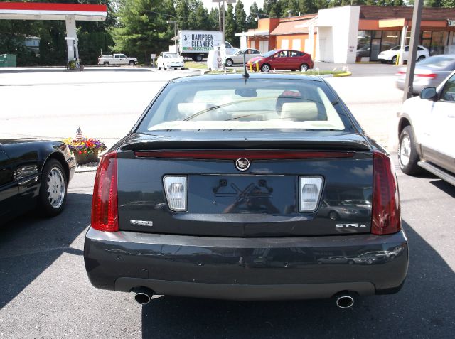 Cadillac STS SE-R Sedan