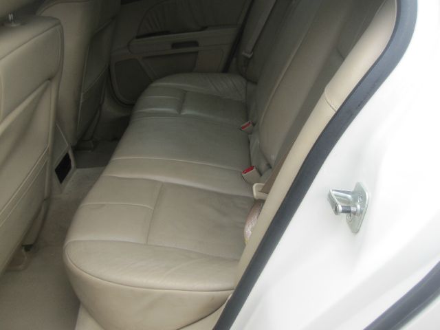 Cadillac STS 2005 photo 2