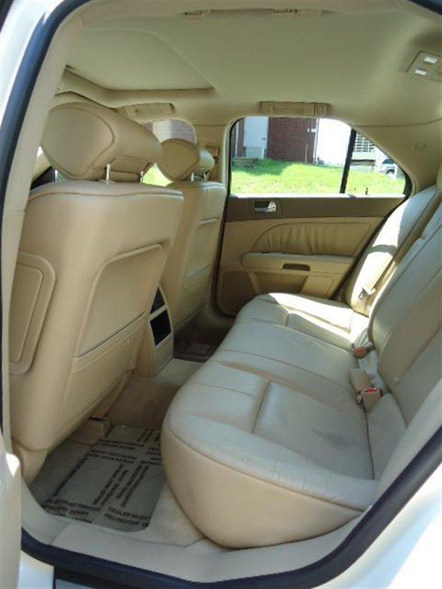 Cadillac STS 2005 photo 12