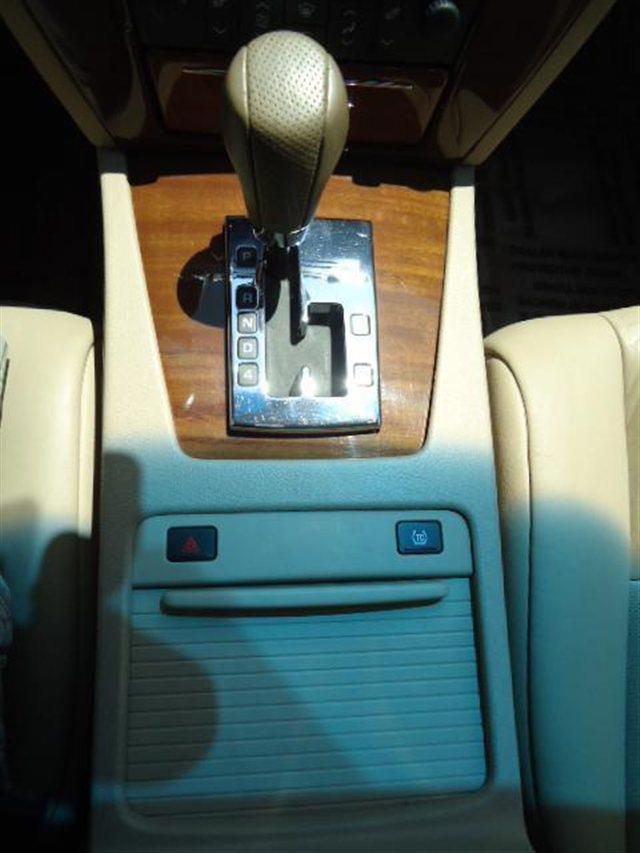 Cadillac STS 2005 photo 14