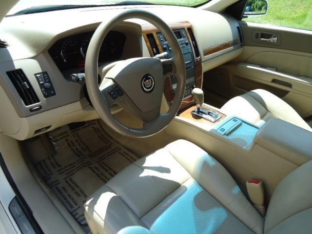 Cadillac STS 2005 photo 17