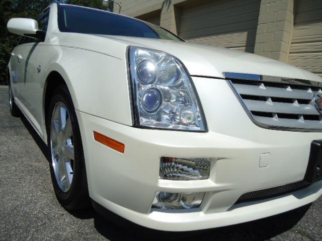 Cadillac STS 2005 photo 2