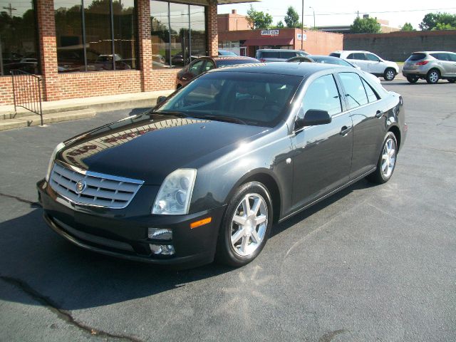 Cadillac STS 2005 photo 2
