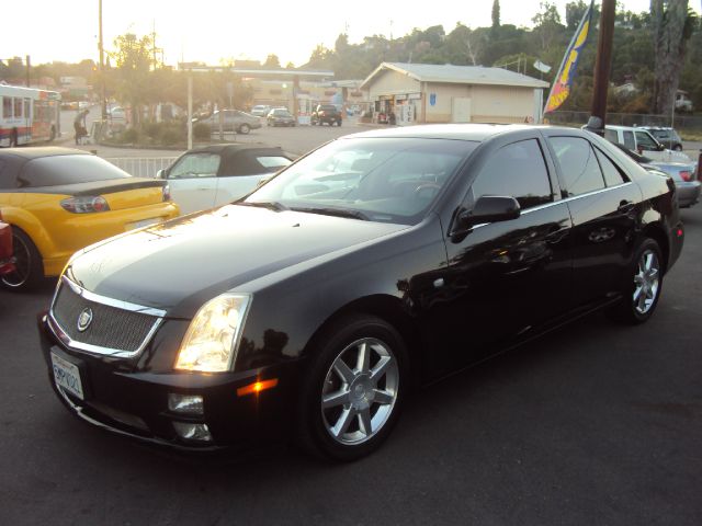 Cadillac STS 2005 photo 2