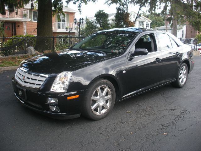 Cadillac STS 2005 photo 2