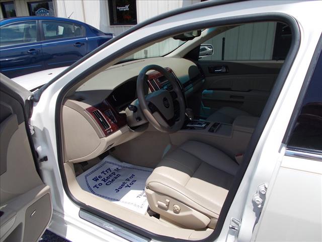 Cadillac STS 2005 photo 2