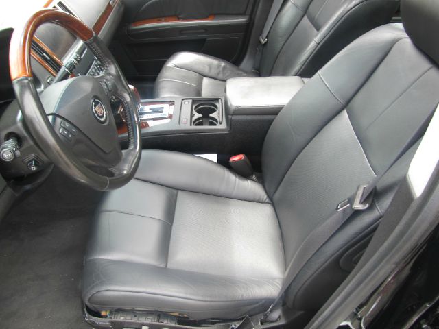 Cadillac STS 2005 photo 18