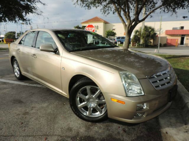 Cadillac STS 2005 photo 2