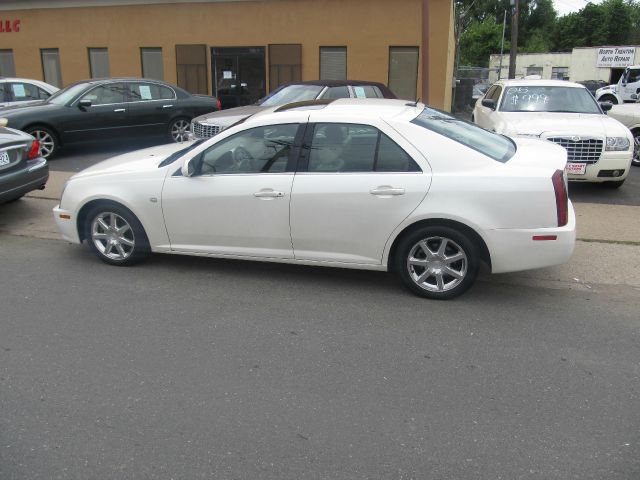 Cadillac STS 2005 photo 1