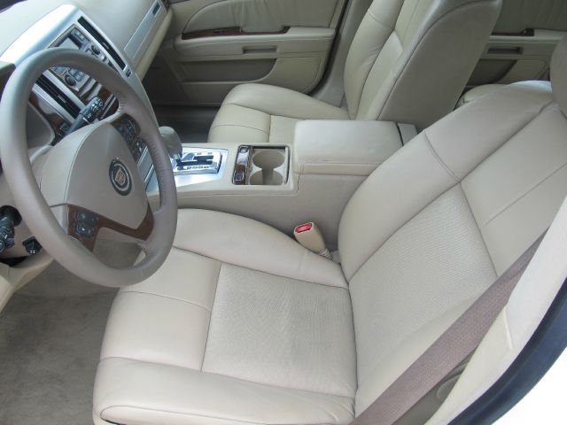 Cadillac STS 2005 photo 13