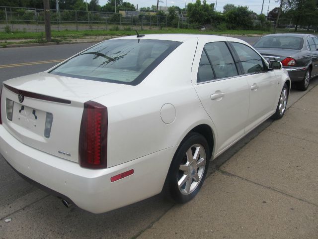 Cadillac STS 2005 photo 16